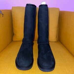 Tall black Ugg boots